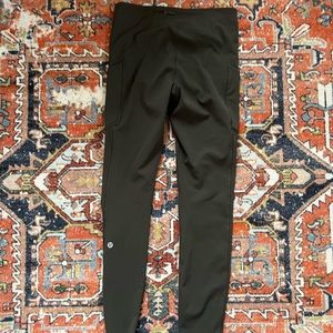 olive green lululemon leggings w pockets 💚